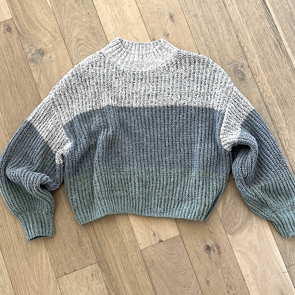 Colorblock sweater size M